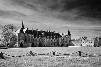 chateau de  la Palice<br>LEICA Q3, 28 mm, 100 ISO,  1/320 sec,  f : 6.3 