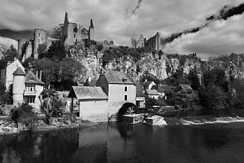 Angles sur L'Anglin<br>LEICA Q3, 28 mm, 100 ISO,  1/500 sec,  f : 5.6 