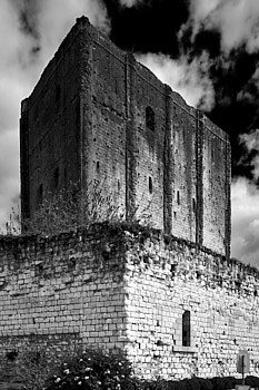 Loches<br>LEICA Q3, 28 mm, 100 ISO,  1/500 sec,  f : 6.3 