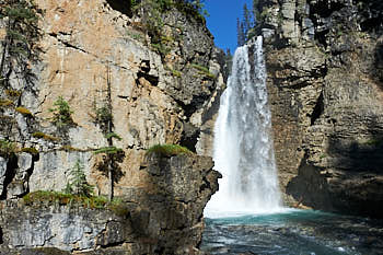 Johnston Canyon, Lower Falls<br>NIKON D4, 26 mm, 180 ISO,  1/1250 sec,  f : 6.3 