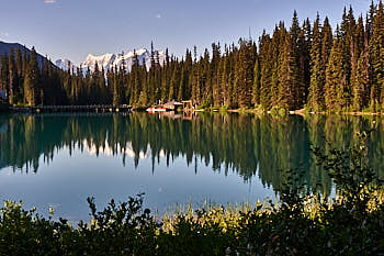 Lac Emerald dans le parc de Yoho<br>NIKON D4, 52 mm, 220 ISO,  1/250 sec,  f : 11 