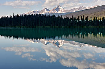 Lac Emerald dans le parc de Yoho<br>NIKON D4, 70 mm, 160 ISO,  1/250 sec,  f : 11 