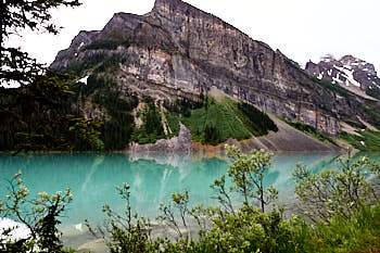 Lake louise<br>NIKON Df, 24 mm, 1800 ISO,  1/250 sec,  f : 10 