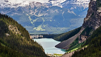 Lake louise et son Chateau<br>NIKON Df, 122 mm, 400 ISO,  1/250 sec,  f : 13 