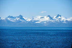 Les iles Lofoten au loin<br>NIKON D4, 170 mm, 100 ISO,  1/800 sec,  f : 5.6 